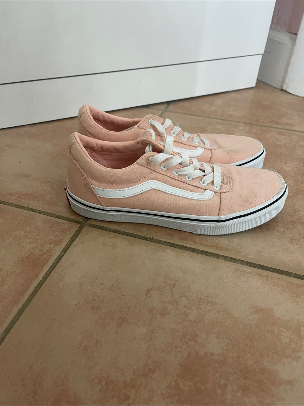 Vans Women's Low-Top Sneakers in Pale Peach with White Stripe